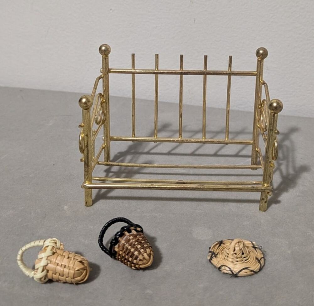 Vintage Metal Dollhouse Furniture Day Bed Bench with Mini Straw Sun Hat Baskets